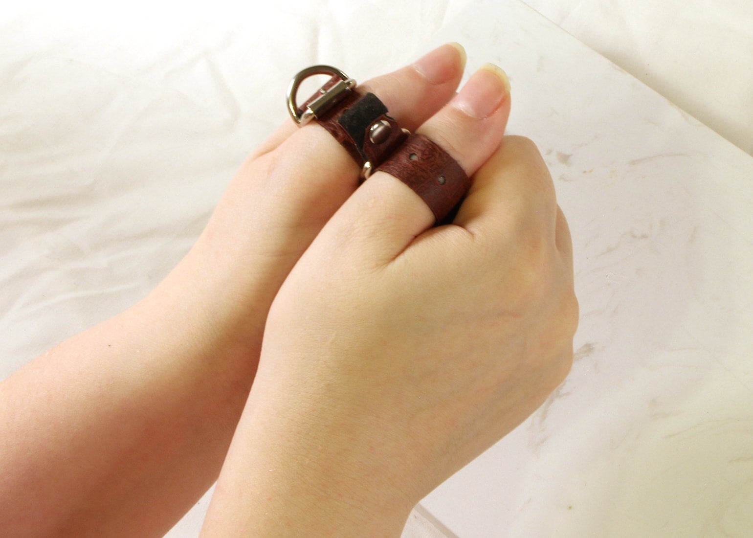 rurudo ハツネ・THUMB CUFFS Ver. Amazon.co.jp: Exclusive Figure Case, Pink Charm Hatsune, THUMB